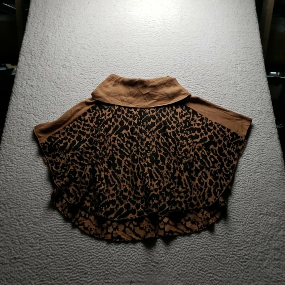 Fever Sweater Cape Womens S/M Brown Leopard Turtleneck Sleeveless Knit Poncho